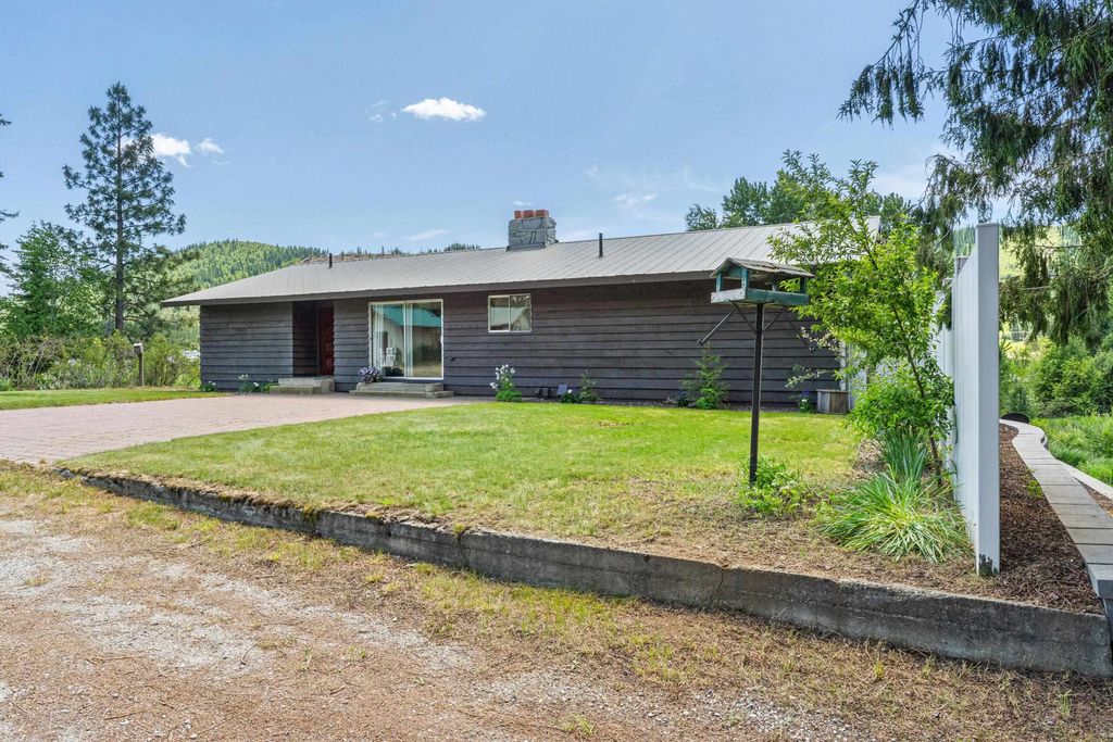 252 Davaz-Carlton Rd, Newport, WA 99156 photo 4