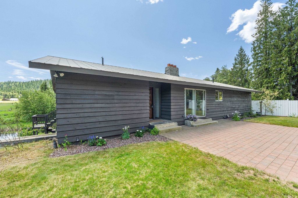 252 Davaz-Carlton Rd, Newport, WA 99156 photo 5