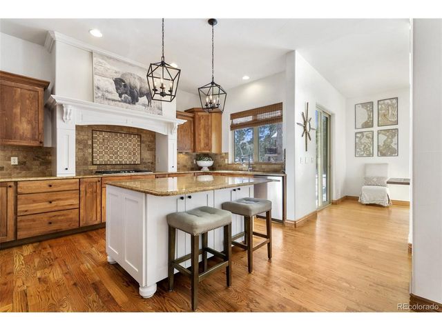 590 Cumberland Rd, Larkspur, CO 80118
