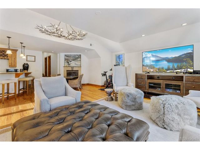 590 Cumberland Rd, Larkspur, CO 80118