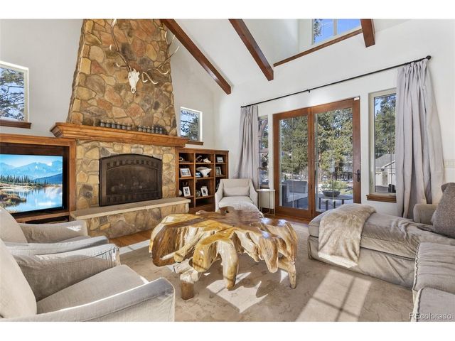 590 Cumberland Rd, Larkspur, CO 80118