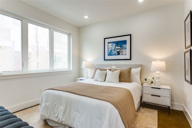 345 College Avenue, Fort Worth, TX 76104