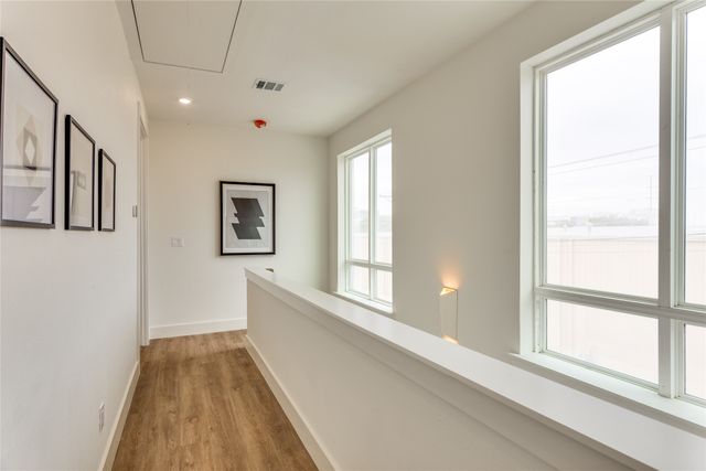 345 College Avenue, Fort Worth, TX 76104