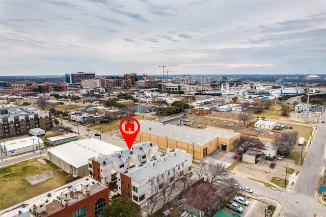 345 College Avenue, Fort Worth, TX 76104
