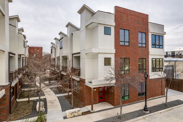 345 College Avenue, Fort Worth, TX 76104