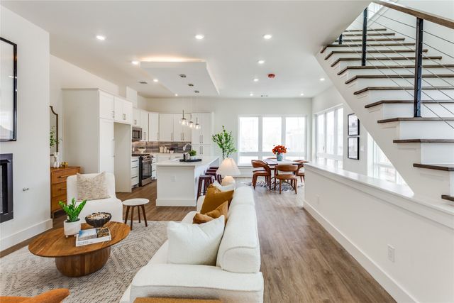 345 College Avenue, Fort Worth, TX 76104
