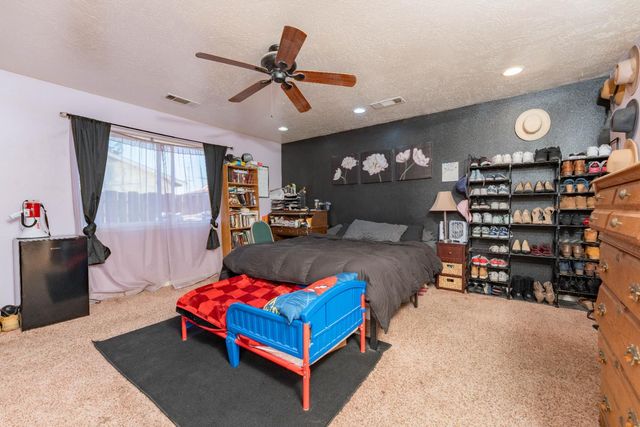 1574 Bluejay Circle, Hanford, CA 93230