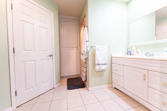 1574 Bluejay Circle, Hanford, CA 93230