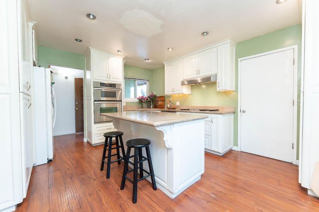 1574 Bluejay Circle, Hanford, CA 93230