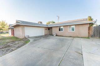 1574 Bluejay Circle, Hanford, CA 93230