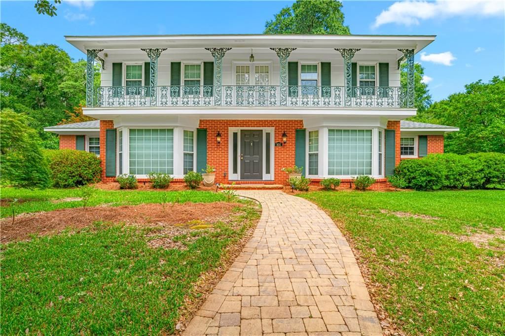 900 Regents Drive E, Mobile, AL 36609 — exterior