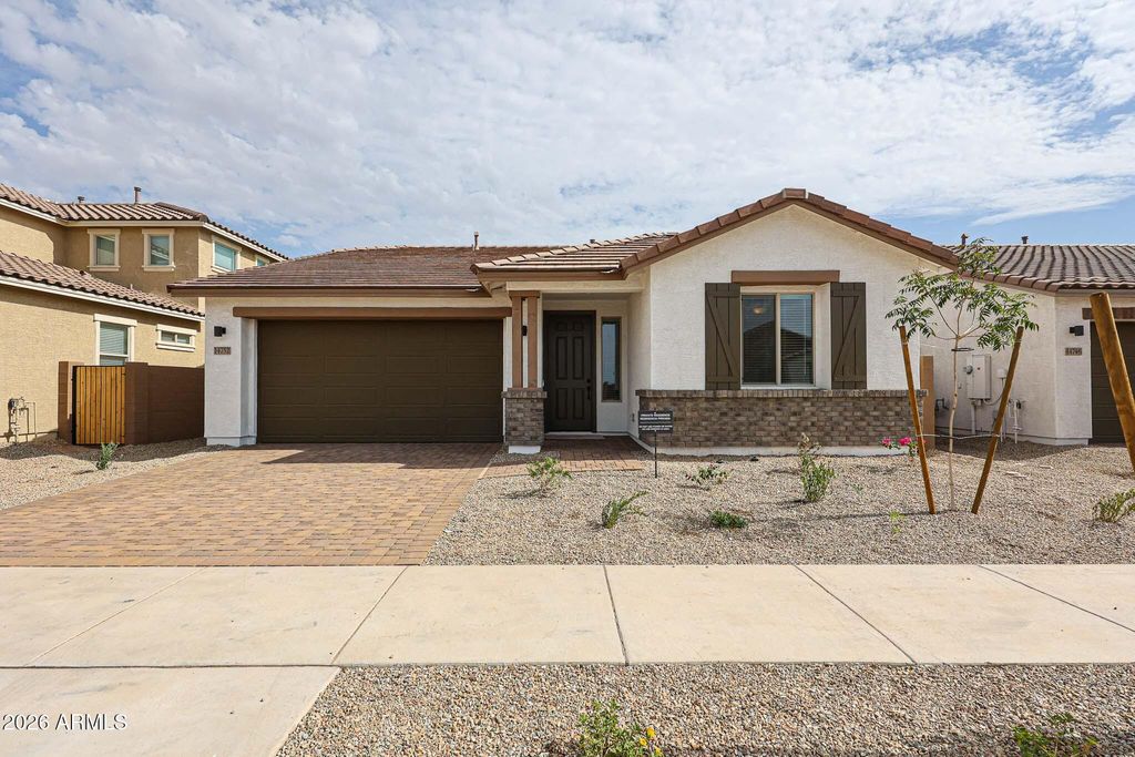 14752 W SMOKETREE Drive, Surprise, AZ 85387