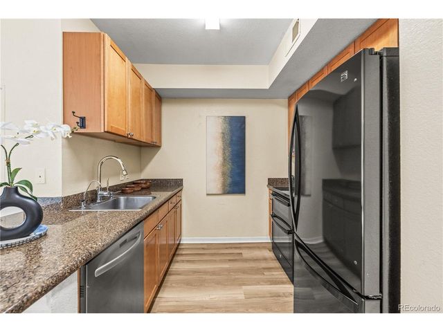 1623 Saint Paul St 405, Denver, CO 80206
