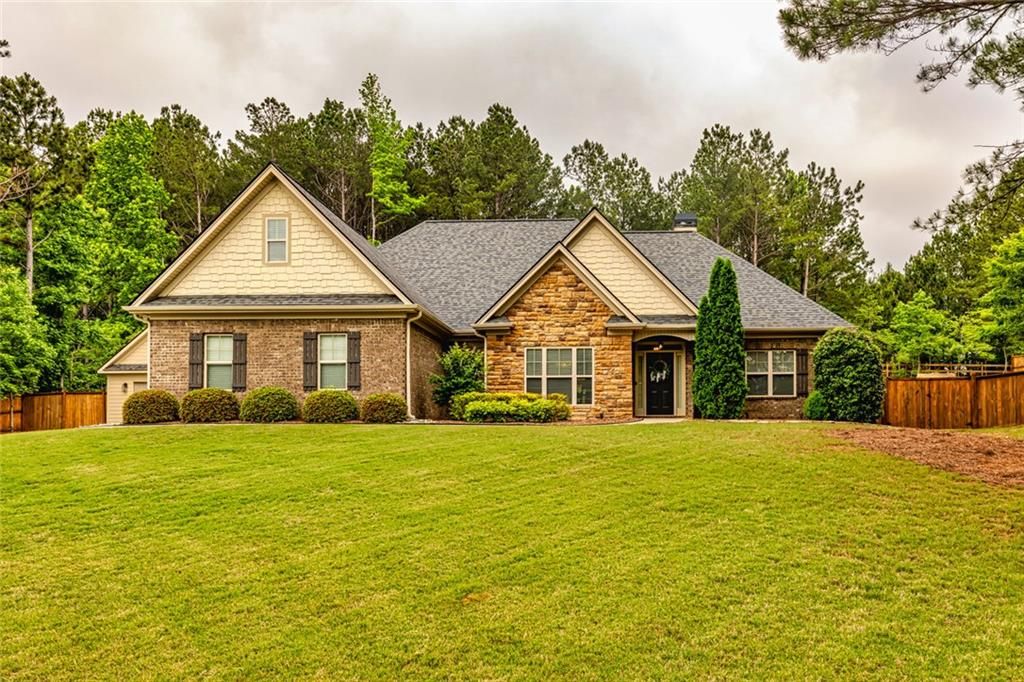 32 Meadow View Glen, Newnan, GA 30265