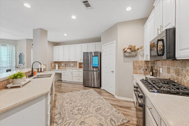 903 Fountain Drive, Wylie, TX 75098