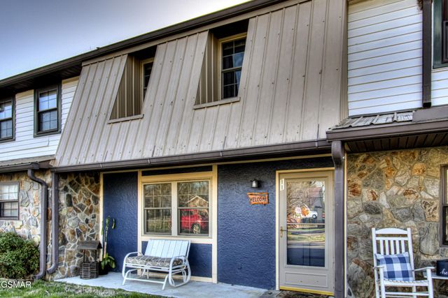 625 S Asbury Dr Apt 11, Pigeon Forge, TN 37863