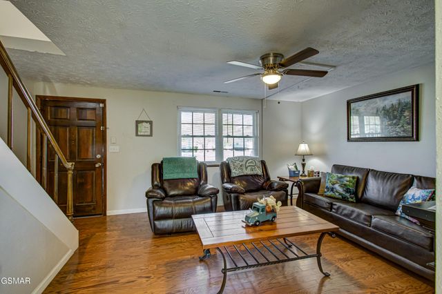 625 S Asbury Dr Apt 11, Pigeon Forge, TN 37863
