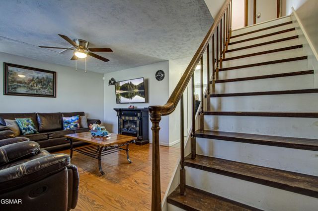 625 S Asbury Dr Apt 11, Pigeon Forge, TN 37863