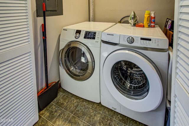 625 S Asbury Dr Apt 11, Pigeon Forge, TN 37863