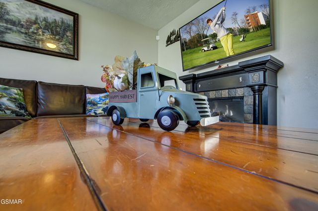 625 S Asbury Dr Apt 11, Pigeon Forge, TN 37863