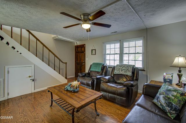 625 S Asbury Dr Apt 11, Pigeon Forge, TN 37863