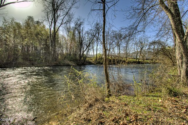 625 S Asbury Dr Apt 11, Pigeon Forge, TN 37863