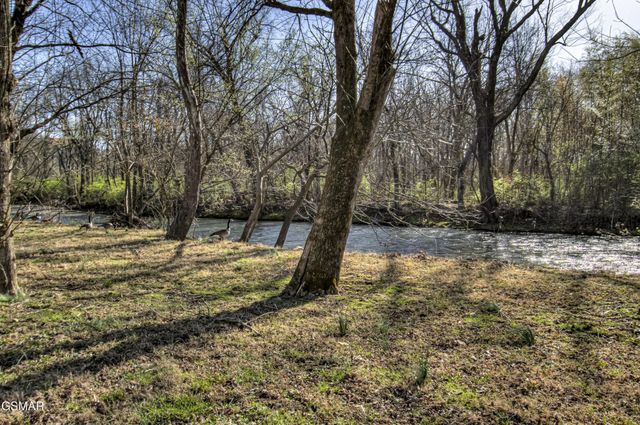 625 S Asbury Dr Apt 11, Pigeon Forge, TN 37863