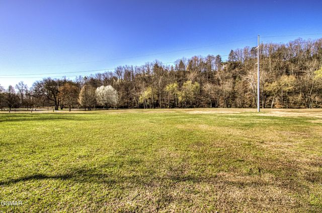 625 S Asbury Dr Apt 11, Pigeon Forge, TN 37863