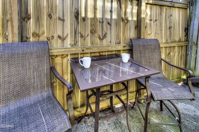 625 S Asbury Dr Apt 11, Pigeon Forge, TN 37863