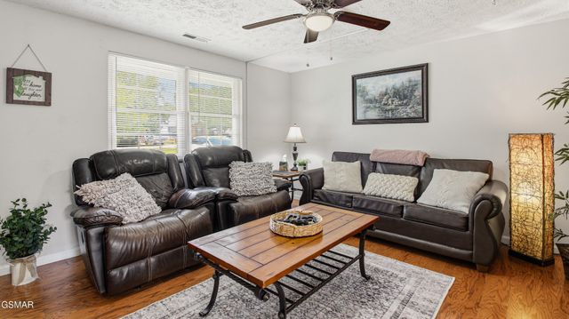 625 S Asbury Dr Apt 11, Pigeon Forge, TN 37863