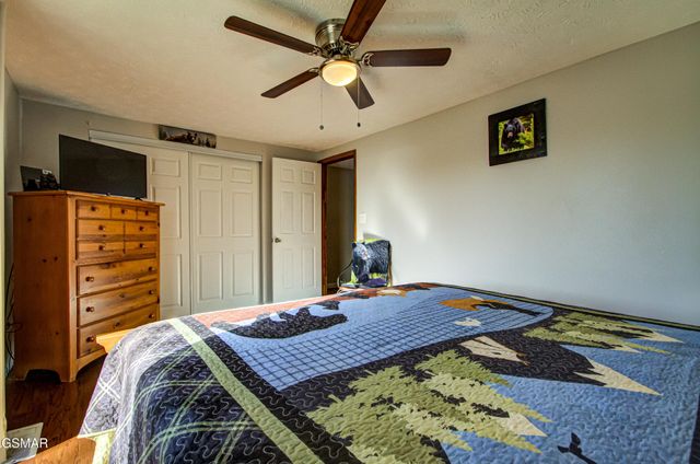 625 S Asbury Dr Apt 11, Pigeon Forge, TN 37863