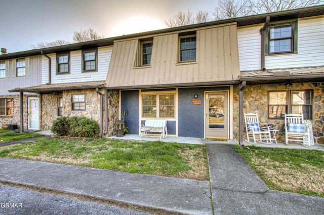 625 S Asbury Dr Apt 11, Pigeon Forge, TN 37863