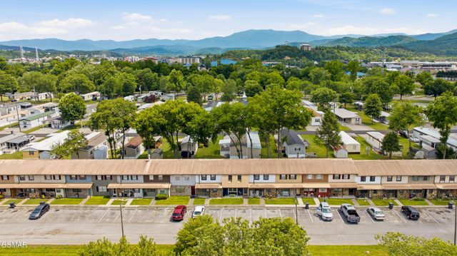 625 S Asbury Dr Apt 11, Pigeon Forge, TN 37863