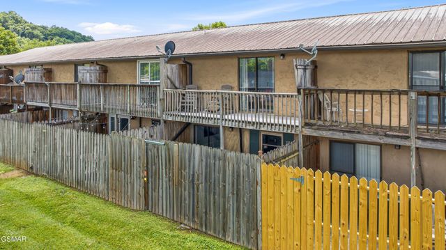 625 S Asbury Dr Apt 11, Pigeon Forge, TN 37863