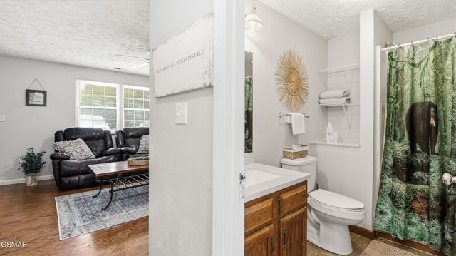 625 S Asbury Dr Apt 11, Pigeon Forge, TN 37863