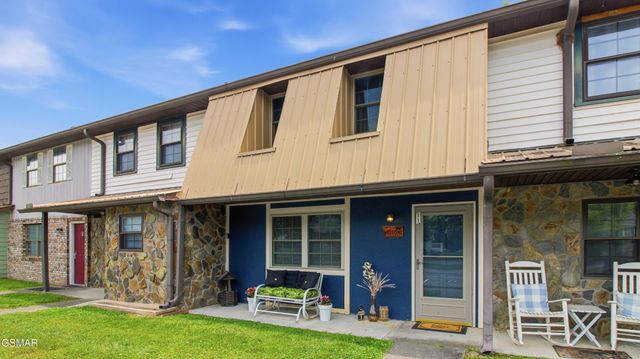 625 S Asbury Dr Apt 11, Pigeon Forge, TN 37863