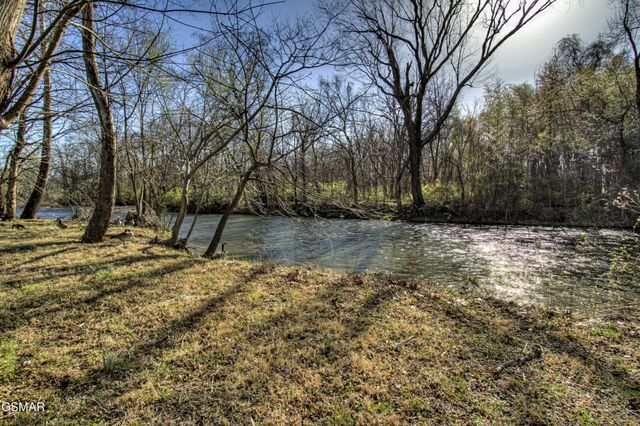 625 S Asbury Dr Apt 11, Pigeon Forge, TN 37863