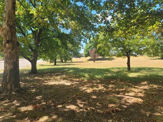 125 E Pleasant Run Road, Cedar Hill, TX 75104