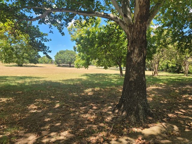 125 E Pleasant Run Road, Cedar Hill, TX 75104