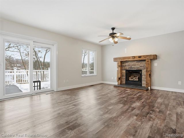 2745 Riverside Drive, Waterford, MI 48329