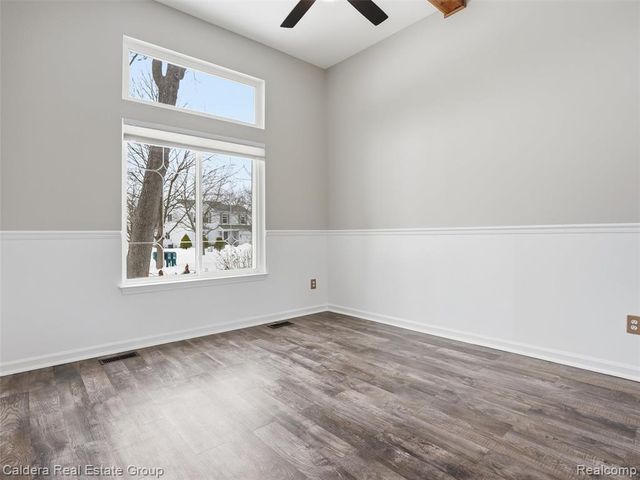 2745 Riverside Drive, Waterford, MI 48329