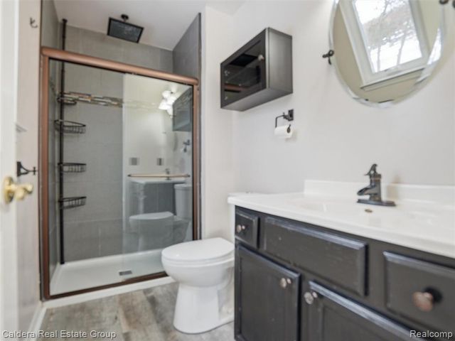 2745 Riverside Drive, Waterford, MI 48329