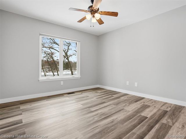 2745 Riverside Drive, Waterford, MI 48329