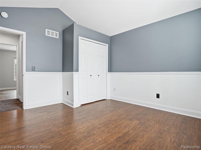 2745 Riverside Drive, Waterford, MI 48329