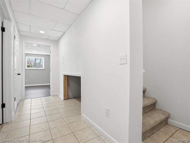 2745 Riverside Drive, Waterford, MI 48329