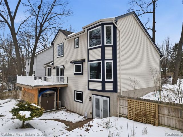 2745 Riverside Drive, Waterford, MI 48329