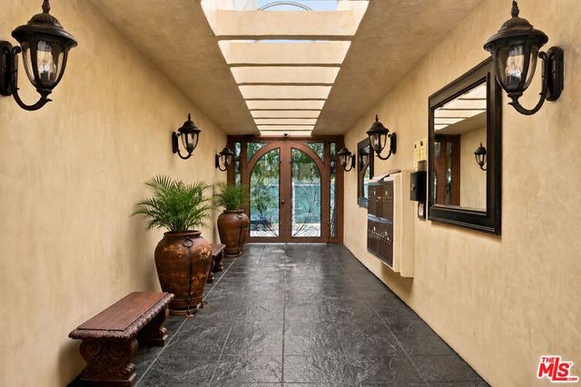 4128 Whitsett Avenue 105, Studio City, CA 91604