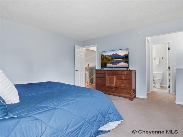 2524 PLAIN VIEW RD, Cheyenne, WY 82009