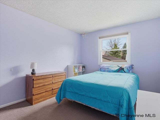 2524 PLAIN VIEW RD, Cheyenne, WY 82009