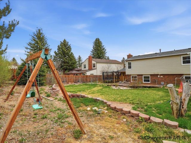 2524 PLAIN VIEW RD, Cheyenne, WY 82009